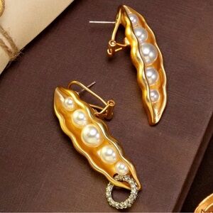 Schiaparelli Inspired Elegant Gold and Pearl Earrings